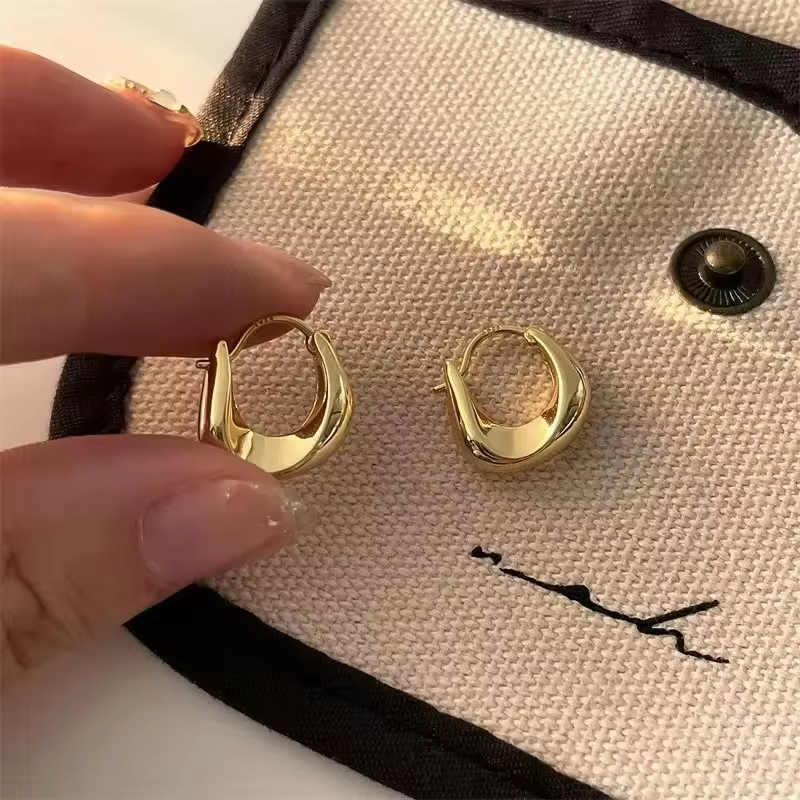 Classic Gold Versatile Round Circle Ear Hoop Earrings - Polished Gold Ear Hoop Earrings for Everyday Style in Gold 02, view 5
