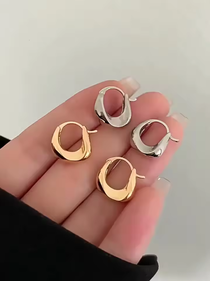 Classic Gold Versatile Round Circle Ear Hoop Earrings - Polished Gold Ear Hoop Earrings for Everyday Style in Silver 02, view 2