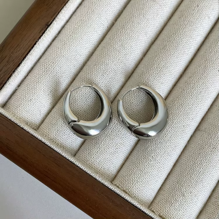 Classic Gold Versatile Round Circle Ear Hoop Earrings - Polished Gold Ear Hoop Earrings for Everyday Style in Silver 03