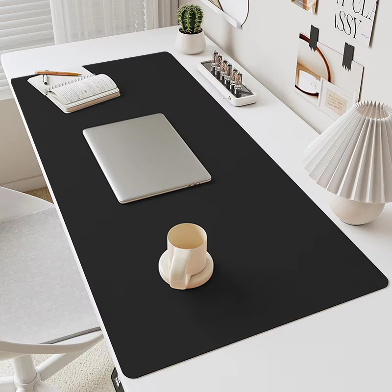 Classic Non-Slip Rubber Mouse Pad for Home and Office Desks in Black