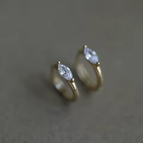 Classic Stud Earrings for Everyday Wear - Timeless Minimalist Ear Jewellery