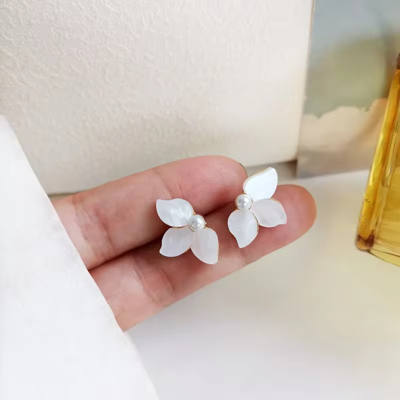 Ear Clips Flower Peach Heart Shaped Earrings , Comfortable and Secure Daily Wear in 16 clip on earrings