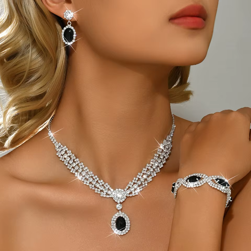 Pandora Necklace in Sterling Silver - Classic Chain and Pendant Jewellery For women in 84831411-Black