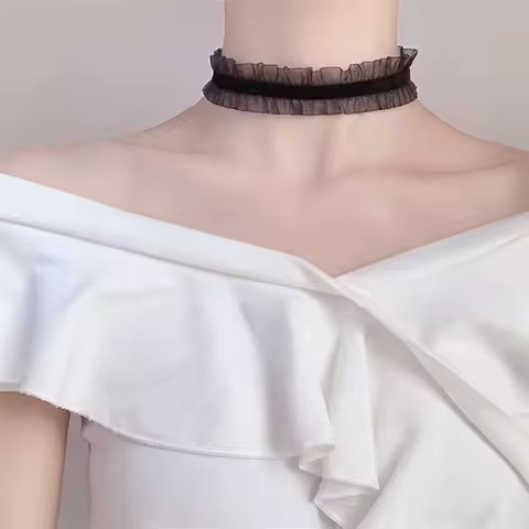 Short Lace Choker Necklace with Adjustable Fit - Elegant Style