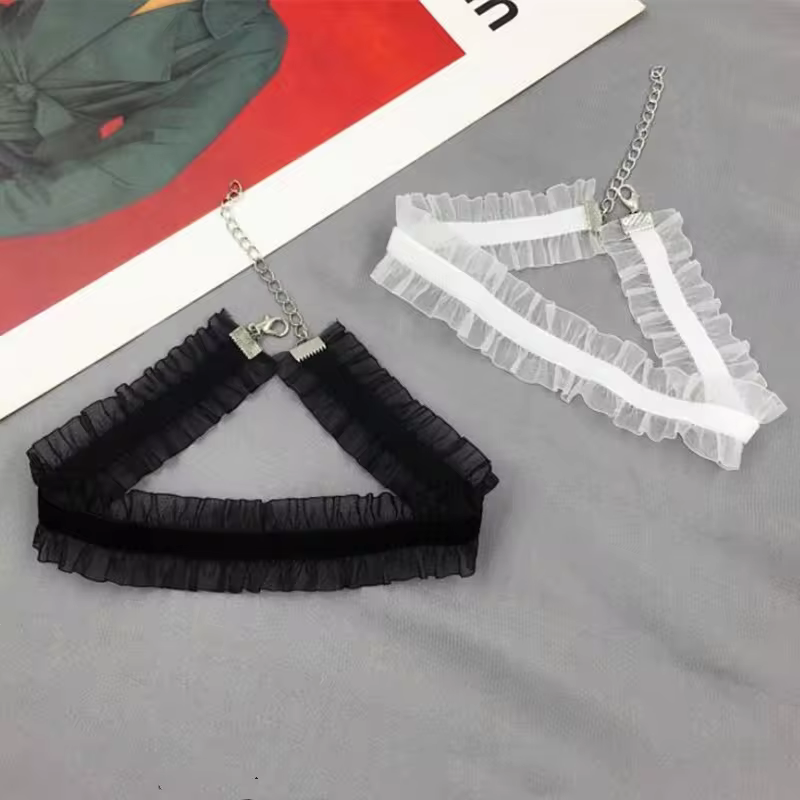 Short Lace Choker Necklace with Adjustable Fit - Elegant Style in B